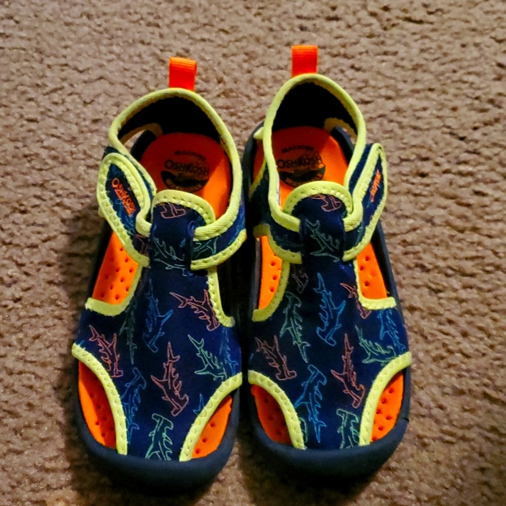 Oshkosh shoes
